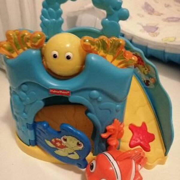 zenélő guruló halacskás 3500ft