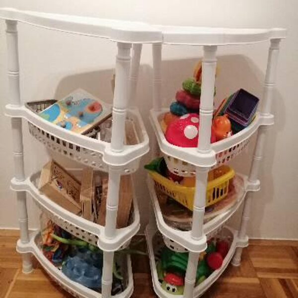 két db sarok tároló 4000ft