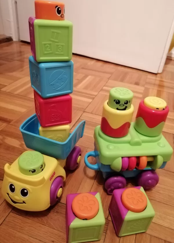 Fisher price építhető kukucs kockák 4500ft